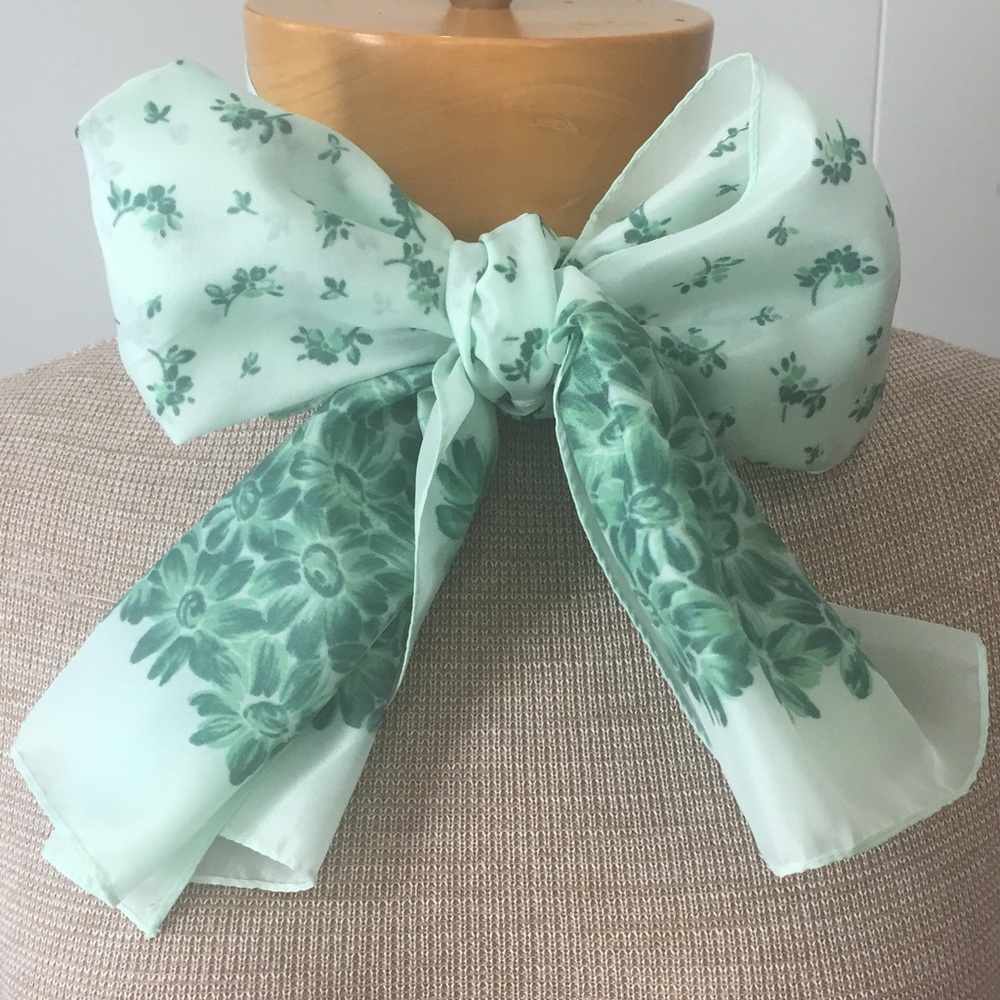 Adorable Vintage Mint Green Scarf Made in Italy